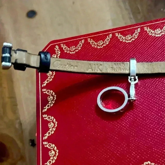 RARE CARTIER 18k WHITE GOLD BUCKLE ON CARTIER LEATHER CHARM BRACELET. 3 CHARMS - Picture 6 of 11